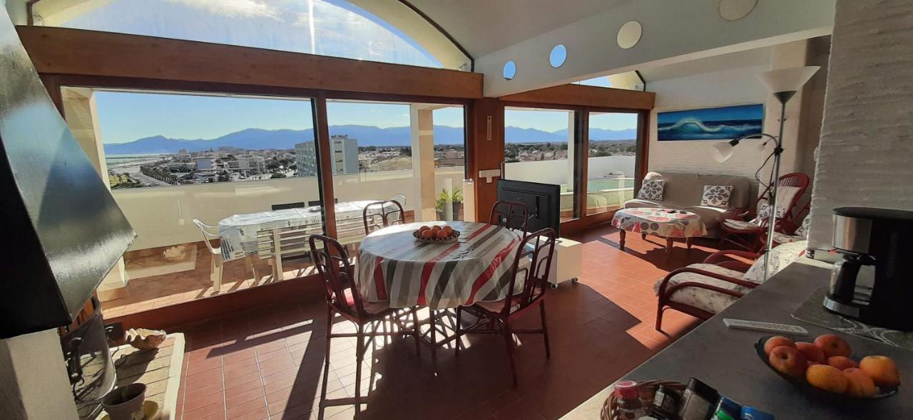 סן סיפריאן Port Cipriano Sur Les Toits , Vue Panoramique Sur La Mer מראה חיצוני תמונה