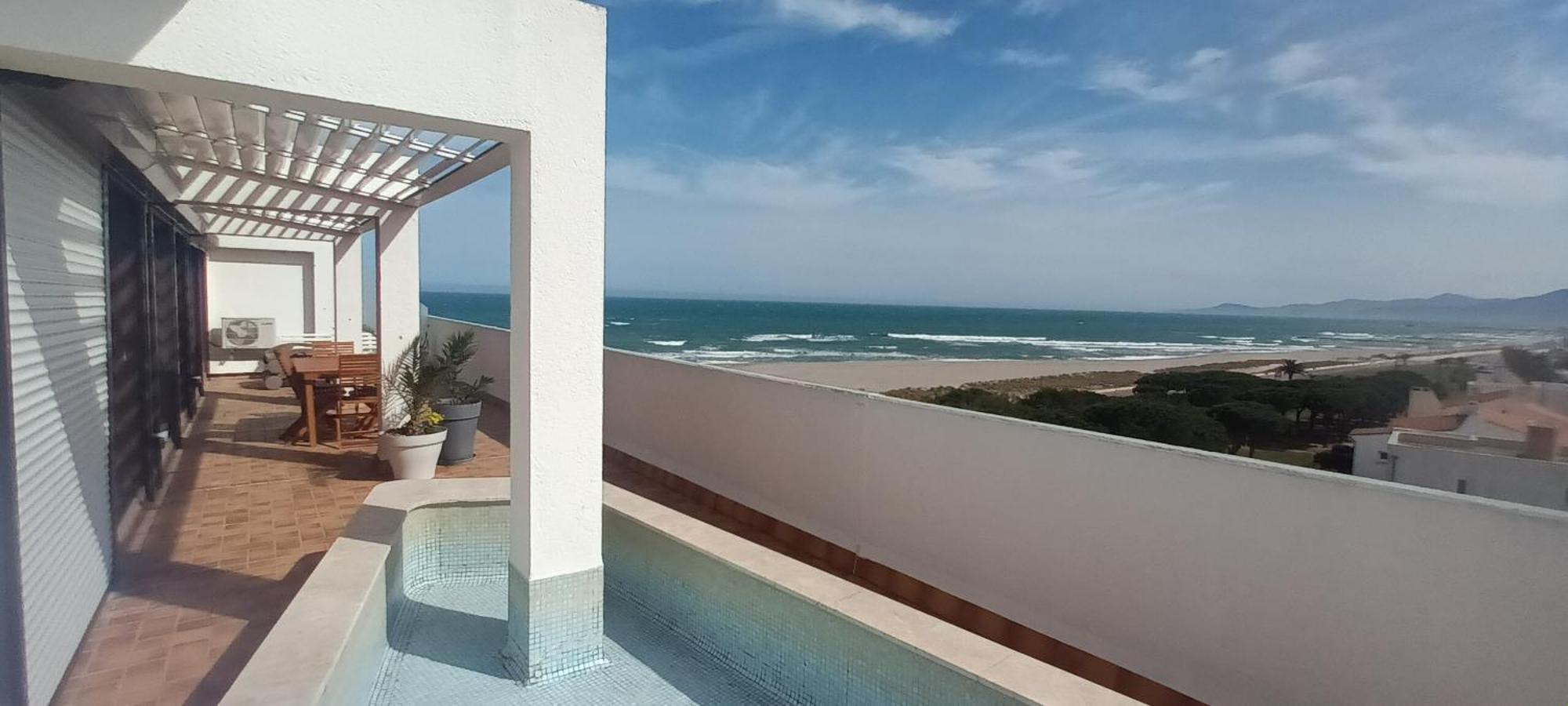 סן סיפריאן Port Cipriano Sur Les Toits , Vue Panoramique Sur La Mer מראה חיצוני תמונה